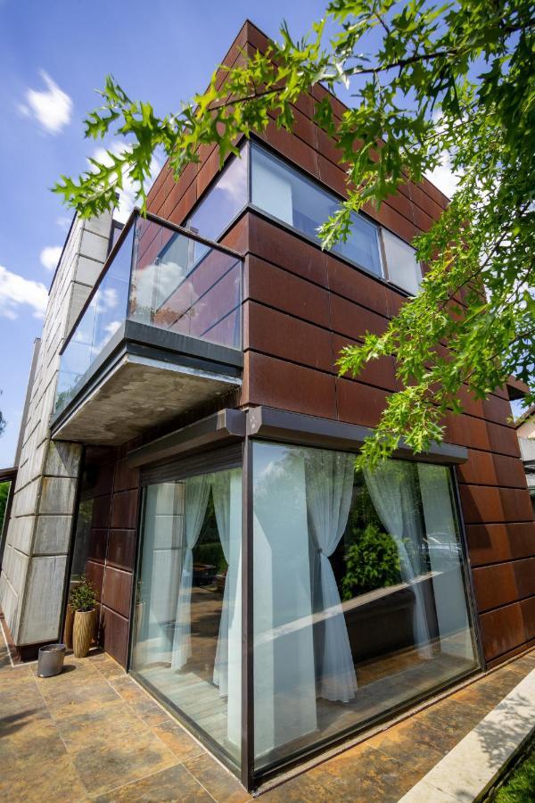 Kubiq Residence Giarmata Екстер'єр фото