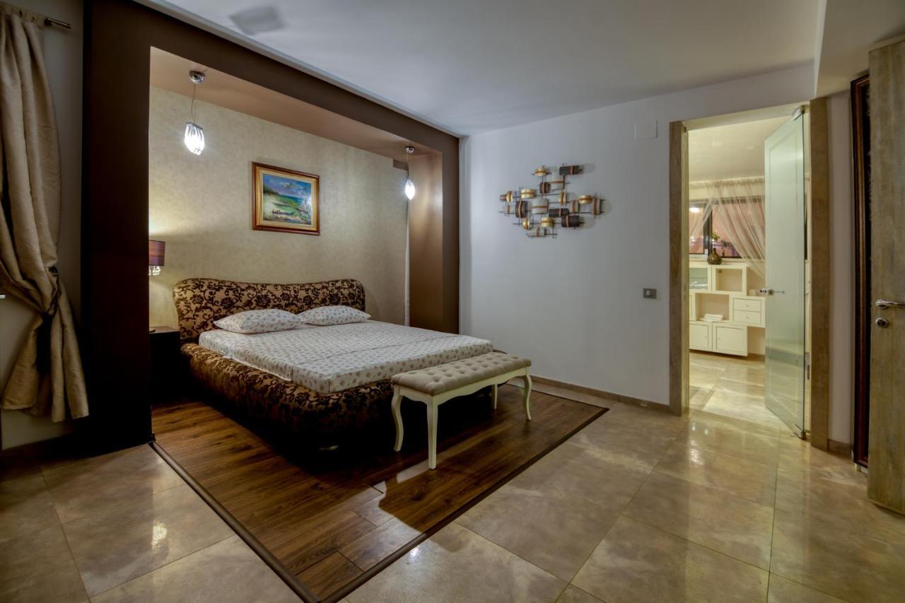 Kubiq Residence Giarmata Екстер'єр фото