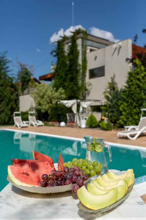 Kubiq Residence Giarmata Екстер'єр фото