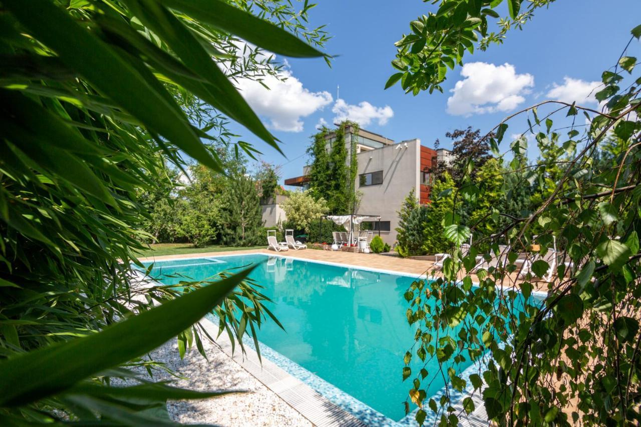 Kubiq Residence Giarmata Екстер'єр фото