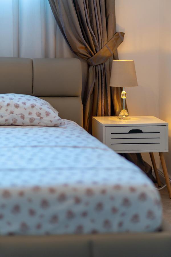 Kubiq Residence Giarmata Екстер'єр фото