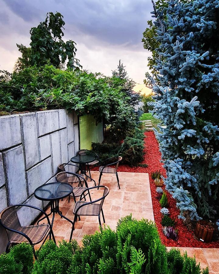 Kubiq Residence Giarmata Екстер'єр фото